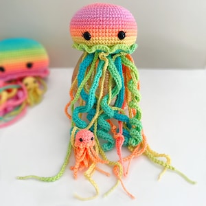 Crochet PATTERN NO SEWING required: Melinda and Joanna the Jellyfish Moms and their babies English/French image 9