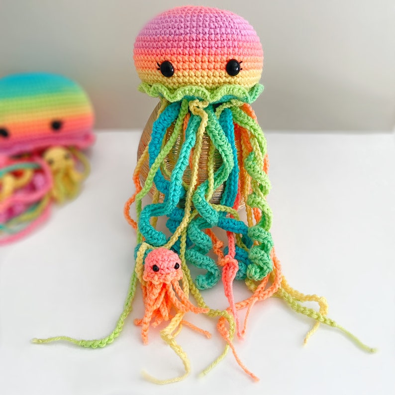 Crochet PATTERN NO SEWING required: Melinda and Joanna the Jellyfish Moms and their babies English/French image 9