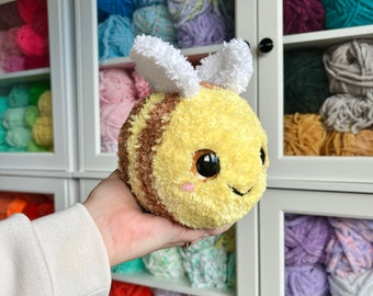 Crochet PLUSHIE: Fuzzy Bee