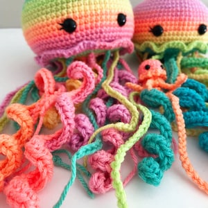 Crochet PATTERN NO SEWING required: Melinda and Joanna the Jellyfish Moms and their babies English/French image 7