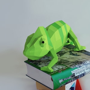 Chameleon Paper Sculpture DIY project by Paperwolf image 9