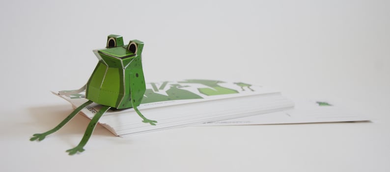 Carte postale Mini Grenouille à construire soi-même. Feuille de bricolage DIY 210 x 105 mm image 3