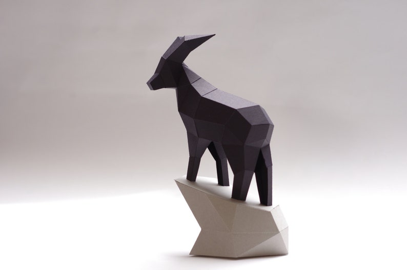 Steinbock DIY Skulptur, Bastelbogen von Paperwolf, Ausschneidebogen, 3D Origami, Steinbock Statue aus Papier, Bergziege zum selber basteln Bild 1