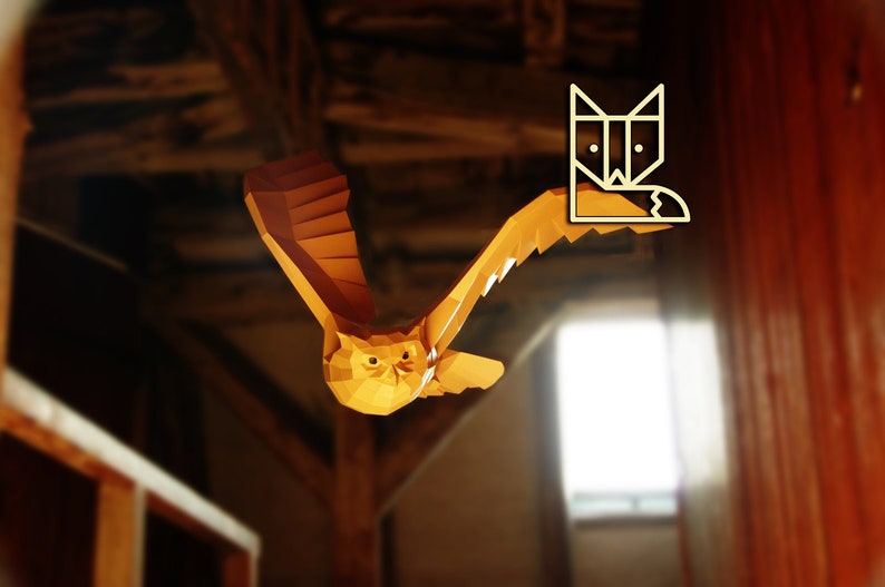 Großer Uhu-Bastelbogen aus Papier, fliegende Eule, Eulenskulptur zum aufhängen, geometrischer moderner stil, Facetten Skulptur Bild 1