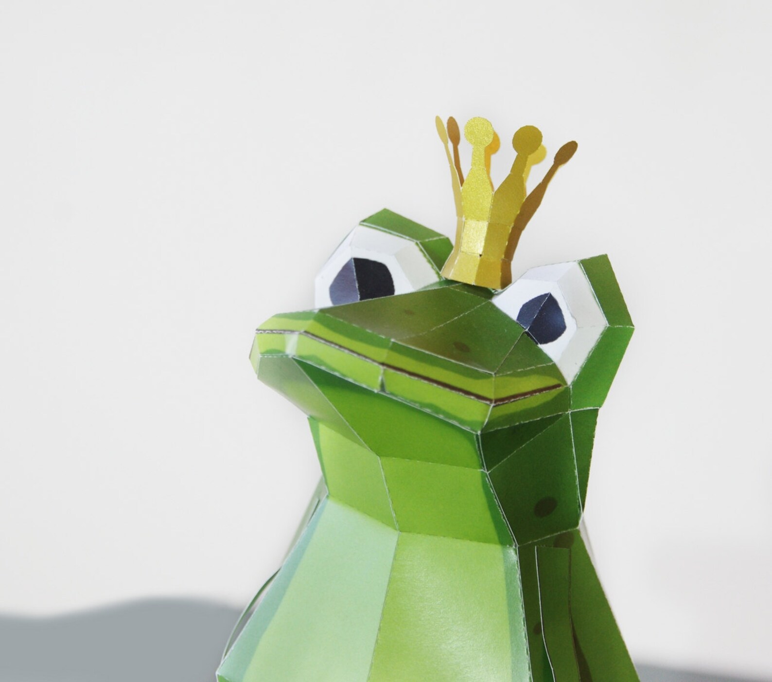 Пейперкрафт корона. Papercraft Frog. Happy Frog Papercraft.