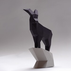 Steinbock DIY Skulptur, Bastelbogen von Paperwolf, Ausschneidebogen, 3D Origami, Steinbock Statue aus Papier, Bergziege zum selber basteln Grey