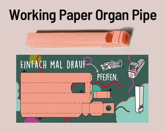 Briefkaart met werkende pijp als uitrusting - orgaanpijp die van document, documentorgaan DIY wordt gemaakt - Enkel fluit op het