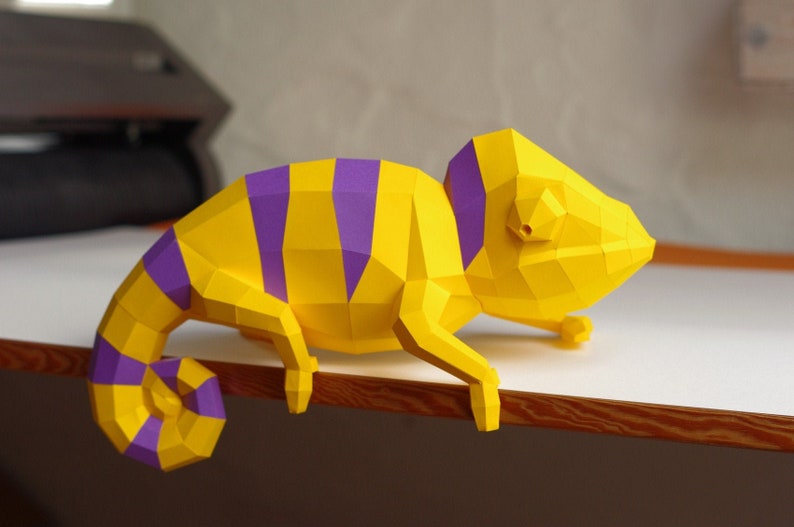 Chameleon Paper Sculpture DIY project by Paperwolf Yellow-Violet