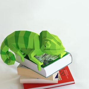 Chameleon Paper Sculpture DIY project by Paperwolf image 7