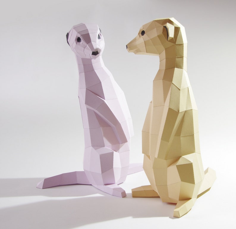 Erdmännchen DIY-Bastelbogen Papierskulptur Paperwolf Lowpoly Polygon Art, Statue zum selber basteln, Papiertier Hobby Projekt Bild 2