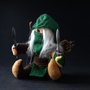KERILLIAN - Peluche héros - Jouet fait main Grimdark pour les fans de table et de jeux de guerre - Cadeau pour créature fantastique