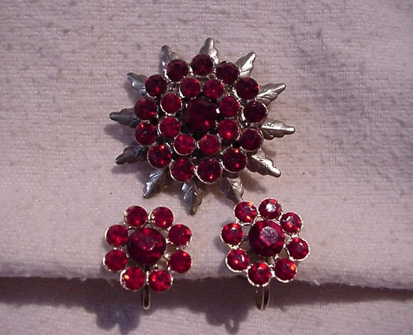 Ruby Red Flower Brooch / Pin & Screw Back Earrings - Etsy