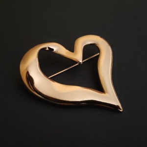 YVES SAINT LAURENT ~ Grande broche vintage authentique en forme de coeur en plaqué or