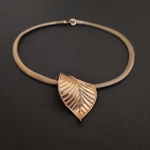 CHRISTIAN DIOR ~ Authentic Vintage Gold Plated Leaf Necklace/Pendant/Choker/Chain - CD