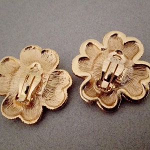 YVES SAINT LAURENT Authentic Vintage Gorgeous Massive Gold Plated Flower Clip-On Earrings Faux Mother Of Pearl Bead image 6