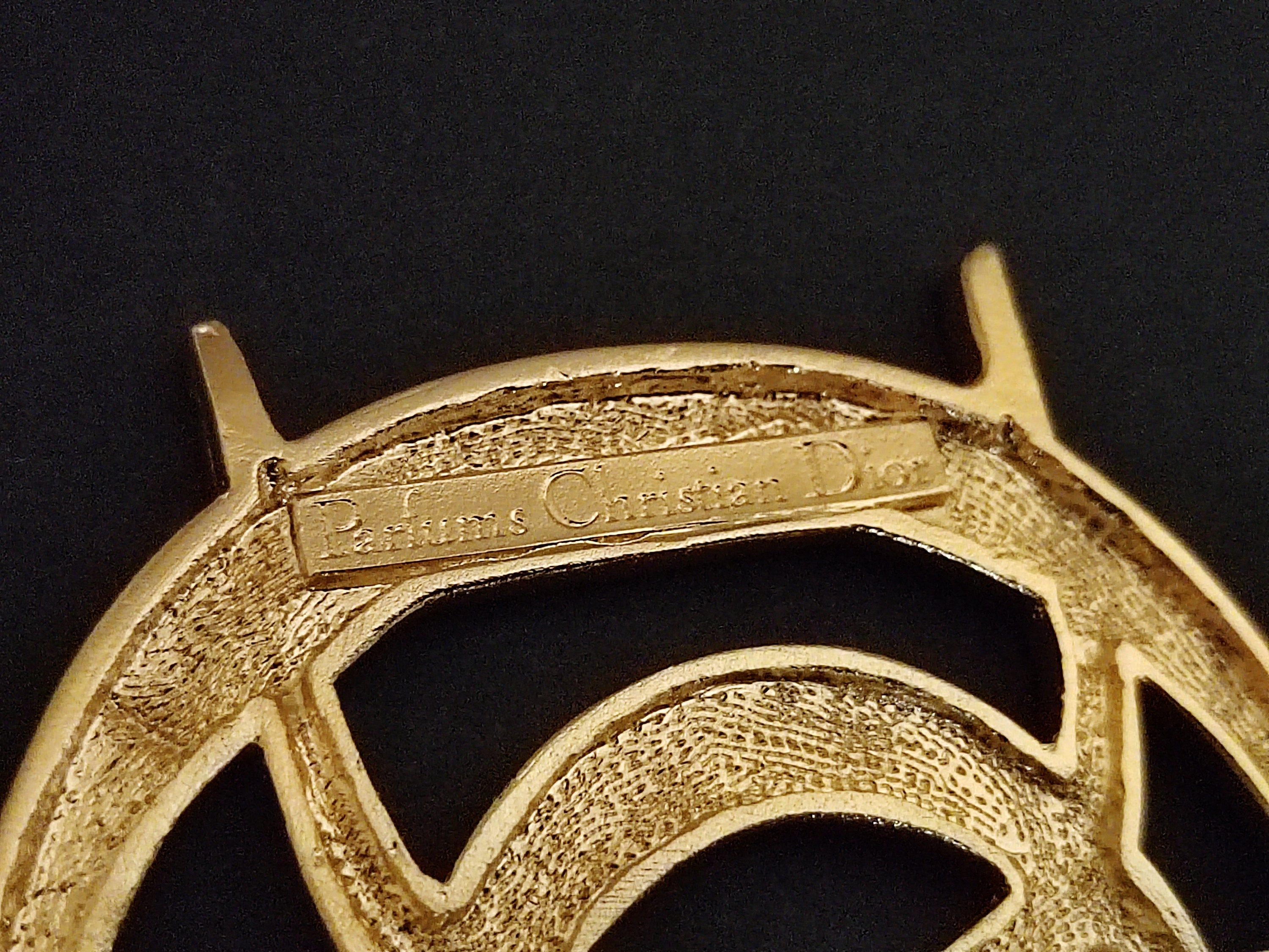 Christian Dior ブローチ ヴィンテージ 大型 ゴールド CHRISTIAN DIOR ~ Authentic Vintage Large Gold Plated Brooch