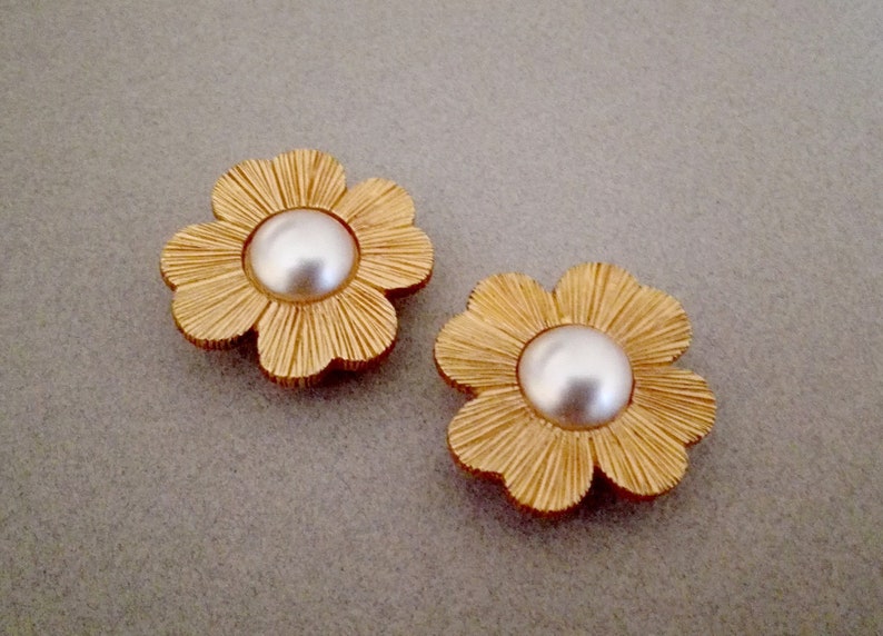 YVES SAINT LAURENT Authentic Vintage Gorgeous Massive Gold Plated Flower Clip-On Earrings Faux Mother Of Pearl Bead image 2