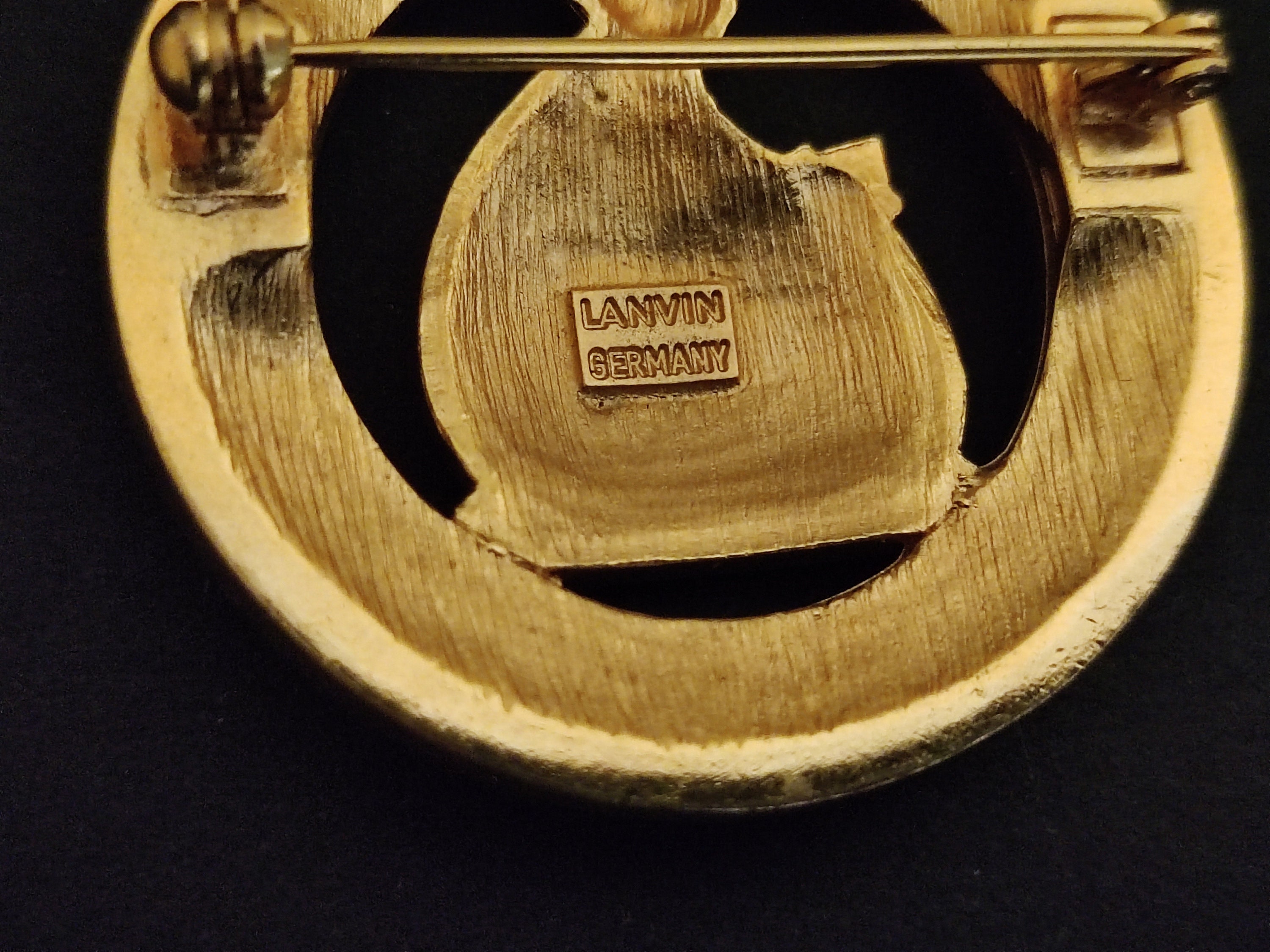 Pin & brooche Lanvin Gold in Metal - 29913989