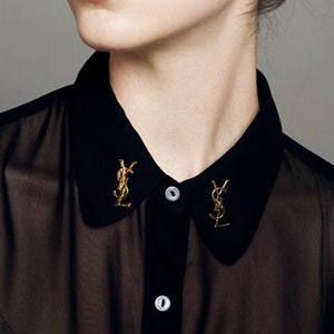 YVES SAINT LAURENT - Authentische Vintage Vergoldete Brosche/Pin - Monogramm Logo
