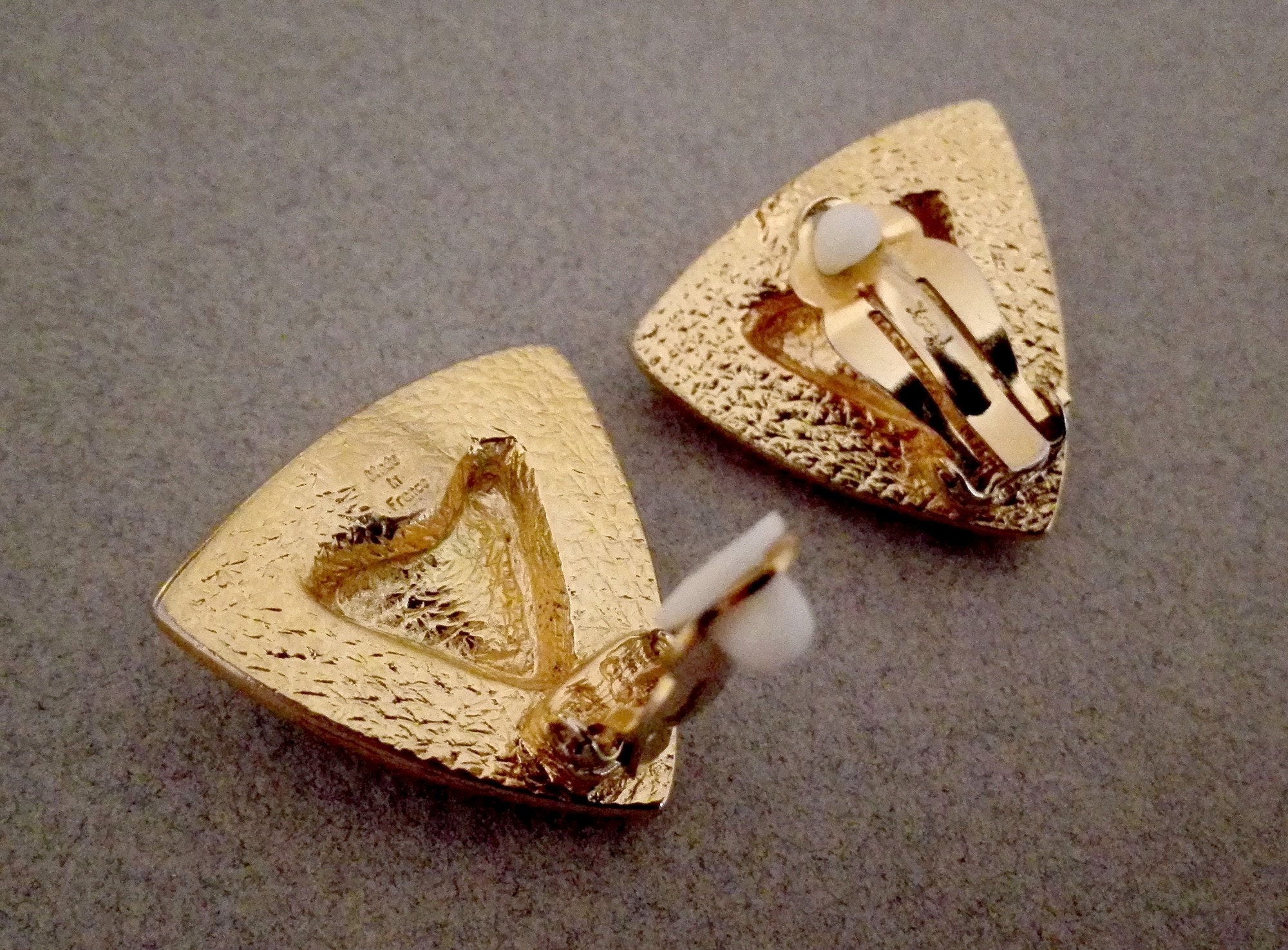 YVES SAINT LAURENT ~ 本物のヴィンテージゴールドメッキ YVES SAINT LAURENT ~ 本物のヴィンテージゴールドメッキ