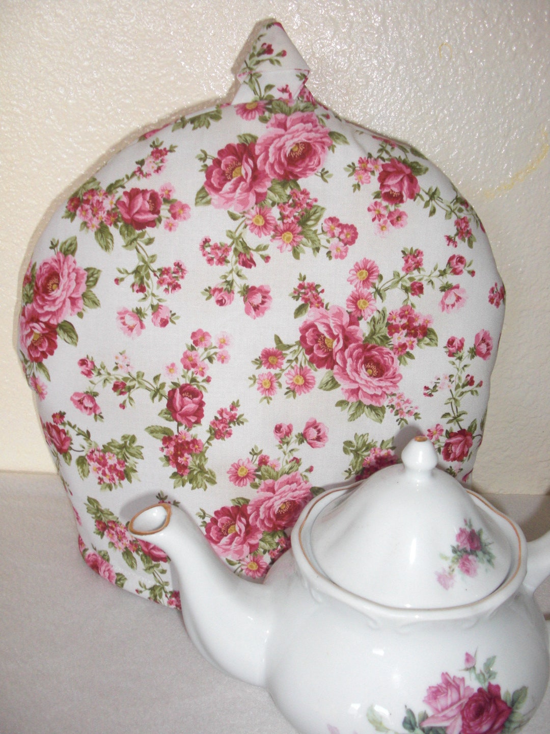 Roses Floral Print Teapot Cozy Insulated With Insulbright and Warm