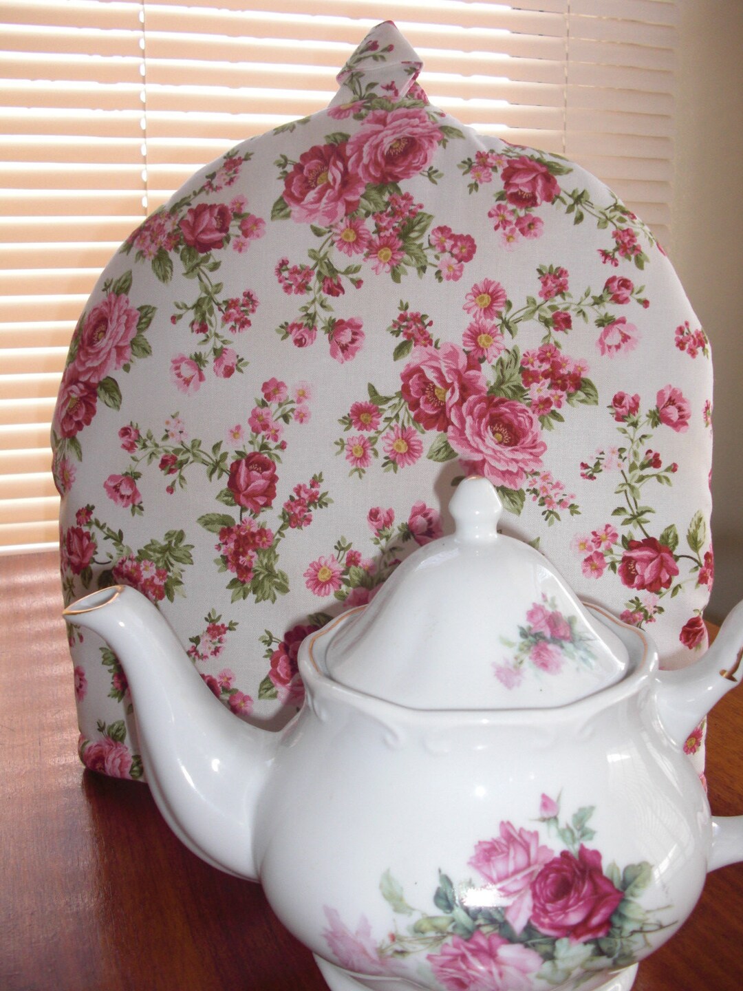 Roses Floral Print Teapot Cozy Insulated With Insulbright and Warm