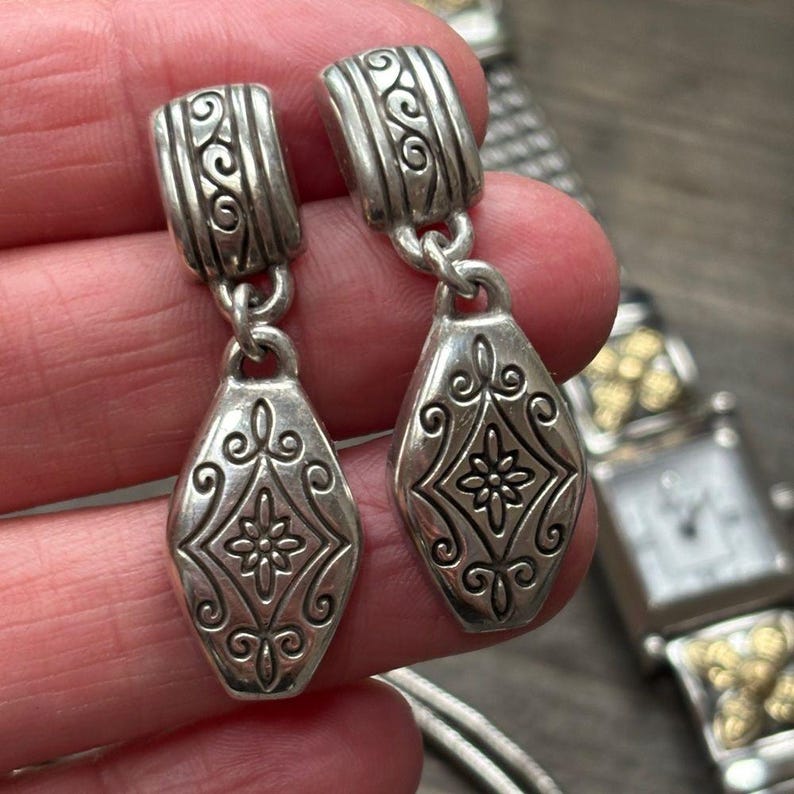 Lot of Brighton Jewelry Necklace, Watch, Earrings and Tin Bild 5