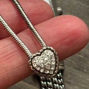 Lot of Brighton Jewelry Necklace, Watch, Earrings and Tin Bild 8