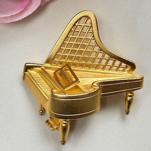 Vintage Gold Grand Piano Brooch: Music Lover Gift