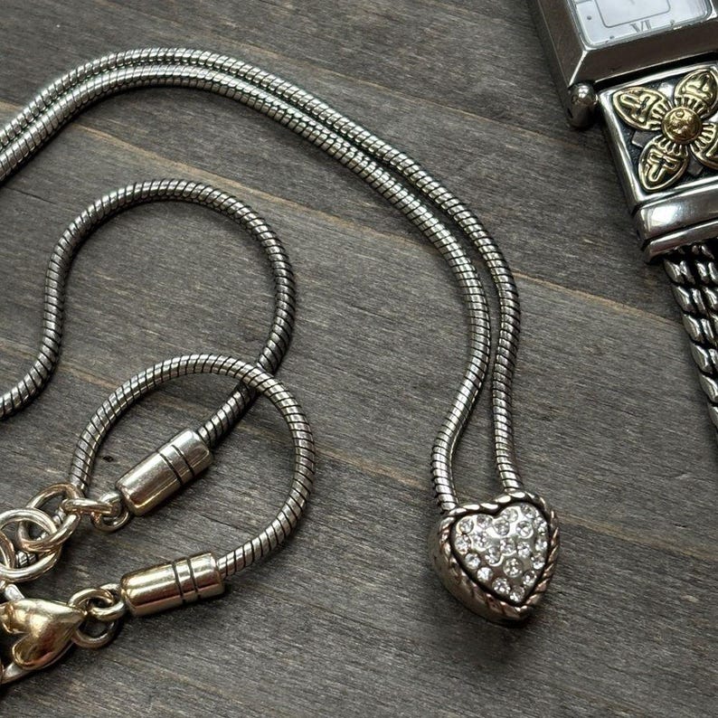 Lot of Brighton Jewelry Necklace, Watch, Earrings and Tin Bild 6