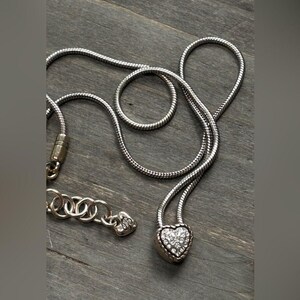 Lot of Brighton Jewelry Necklace, Watch, Earrings and Tin Bild 12