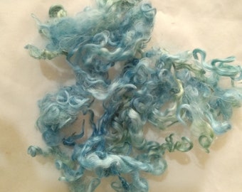 Morska niebiesko-zielona wełna teeswater loose curly wool (v) 10g, 100% ręcznie przetwarzana i farbowana, do projektów rzemieślniczych i akcentowania, filcowania, włosów dla lalek