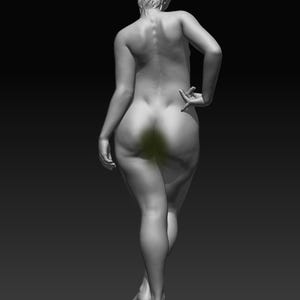Anthe - Figurine féminine.