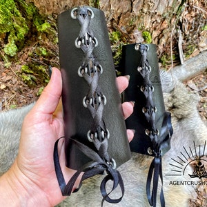 Black Leather Gauntlet, LARP Leather Bracers, Arm Bracers for Men, Minimal Leather Bracers Women, LARP Armor and Accessories Gift