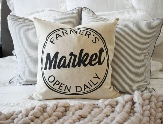 Farmers Market, Farmerhouse Pillow Cover, rustic Pillow Cover, Spring pillow cover, boxwood wreath, green leaf wreath,18x18