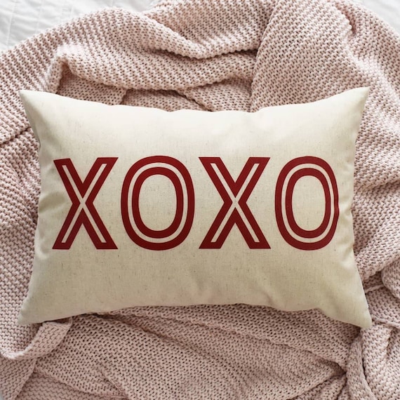 SALE, Valentines Pillow Cover, Valentines Decoration, 12x20 Pillow Cover, XOXO