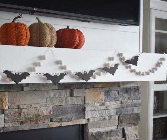 Halloween Garland, Fall Decor, Bat garland, Bat decor, Fall banner, Fall Garland, Halloween, fireplace Decor, farmhouse Halloween decor