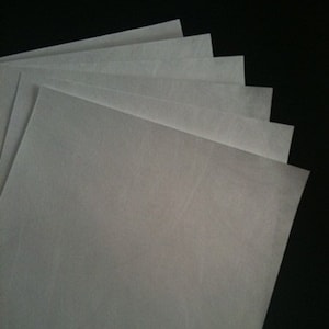 DuPont Tyvek A4 confezione da 20 fogli - tessuto 43gsm, stile carta 55 gsm, 75 gsm e 105 gsm disponibili.