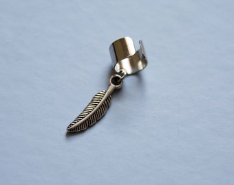 Feather ear cuff - non pierced ear cuff - silver feather earring - non pierced earring - boho jewelry - feather jewelry