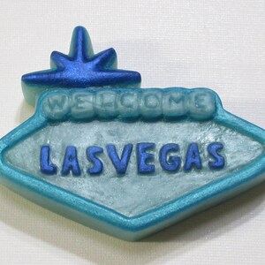 Niebo jest limitem! Jedno z naszych mydeł na sznurku „Viva Las Vegas” w odcieniach niebieskiego, pachnące kaszmirem, jaśminem, drewnem, bursztynem, paczulą i piżmem