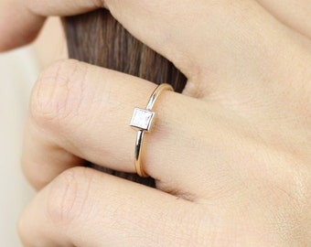 Princess Cut Diamond Bezel Set Engagement Ring In 14k Solid Gold,Thin Band Dainty And Simple Engagement Ring,Stacking Gold Ring