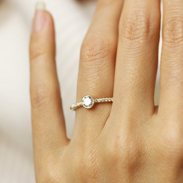 GIA Certified 0.30 ct Diamond Engagement Ring: 14k Gold Bezel Setting