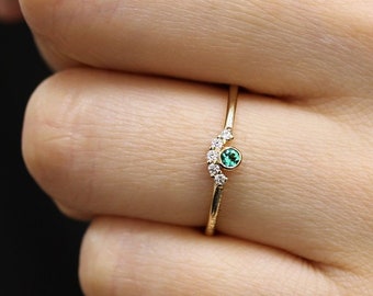 Emerald Diamond Crown Cluster Ring, Stacking Emerald Ring Cluster Ring,14k Gold engagement Ring,Natural Emerald Thin Band Ring