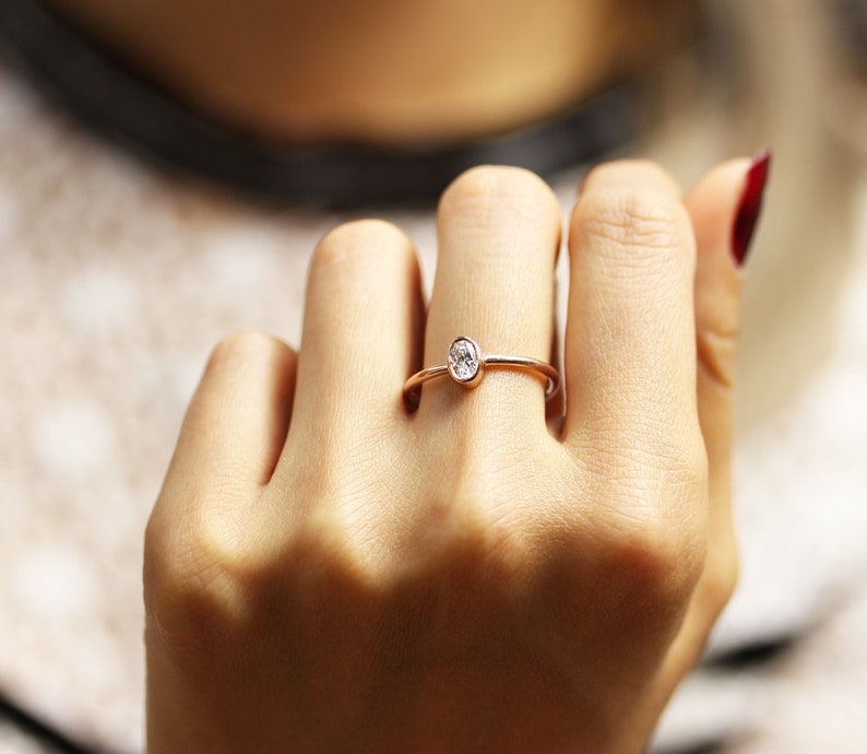 simple oval engagement rings