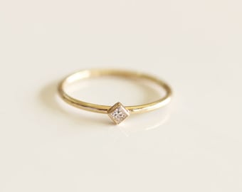 Princess Cut Diamond Engagement Ring In 14k Solid Gold,Thin Dainty diamond ring,Simple Engagement Ring,Stacking Gold Ring