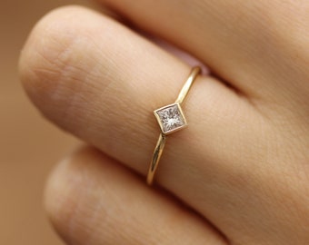Princess Cut Diamond Engagement  Ring In 14k Solid Gold,Thin Band Dainty,Wedding Ring,Simple Engagement Ring,Stacking Gold Ring