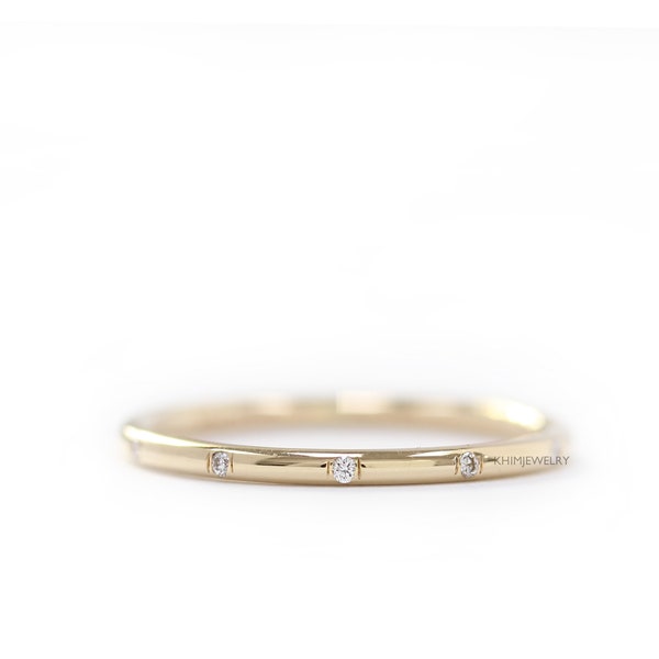 14k Solid Gold Space Apart  5 Diamonds Wedding Band ,Simple Diamond Wedding Ring, Stackable Elegant Diamond Ring
