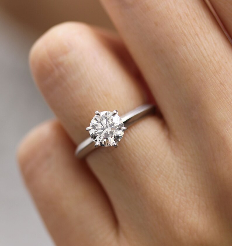 round cut diamond ring