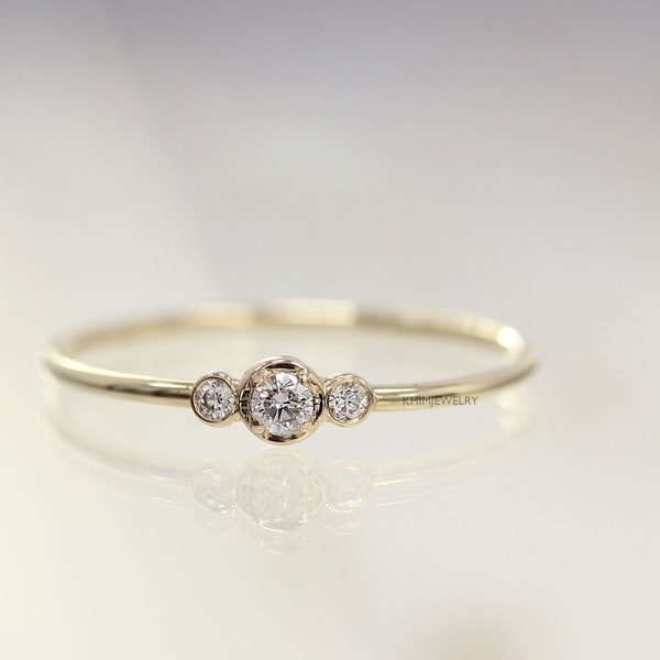 Anillo de bodas de oro de 14 k con tres diamantes cultivados en laboratorio: engaste en bisel