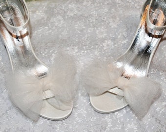 Clips de lazo para zapatos - Broche nupcial de organza para zapatos tacones bombas accesorio de boda hecho a mano Personaliza tu estilo Lazo de tul blanco marfil